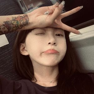 飞霄扒腿吃奶18禁🈲️视频
