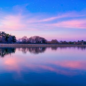 飞霄扒腿吃奶18禁🈲️视频
